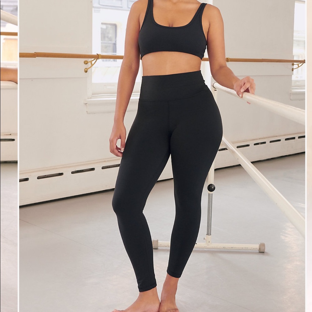 Aritzia TnaBUTTER Super Hi-Rise Leggings 7/8 in Black